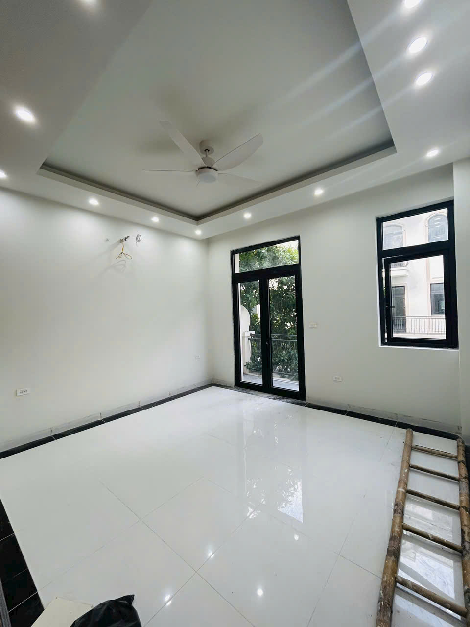 Cho Thuê Biệt Thự Hải Âu 90m2 xẻ khe thoáng mát đồ cơ bản.